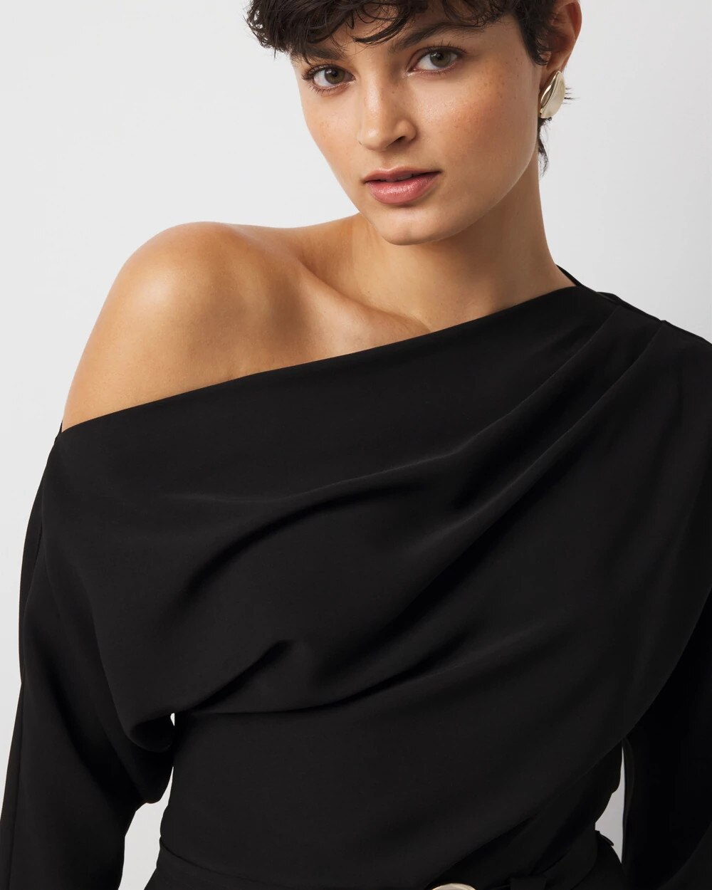WHBM_Asym20OTS20Mini_570402151_BLK000001_OF_ALT202.jpeg