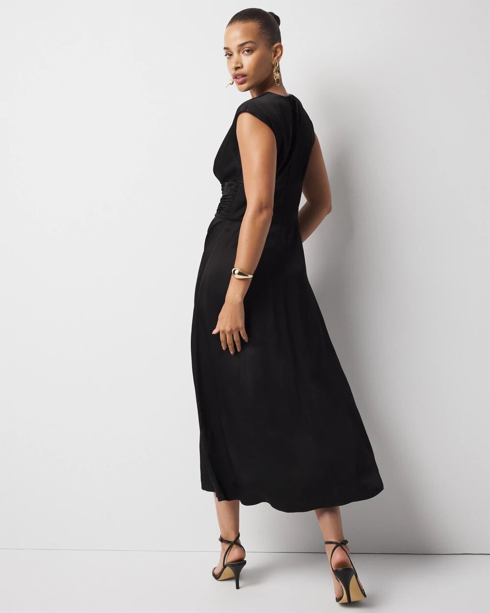 WHBM_CS20Flutter20Midi_570391430_BLK000001_OF_ALT203-1.jpeg