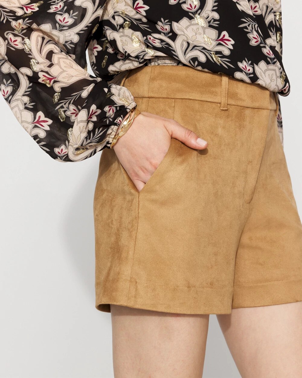 WHBM_Faux20Suede20Short_570394354_NEU007035_OF_ALT202.jpeg
