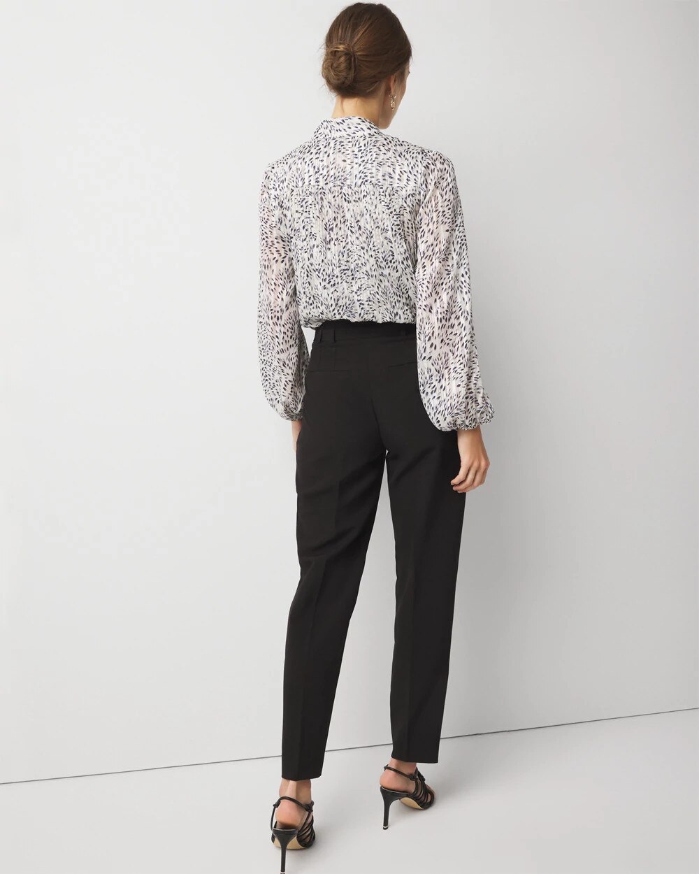 WHBM_HR20Belted20Tapered_570383069_BLK000001_OF_ALT201-1.jpeg