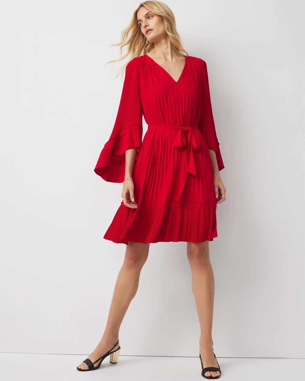 WHBM_LS20A-Line20Pleated20Mini_570404236_RED007201_OF_ALT201.jpeg