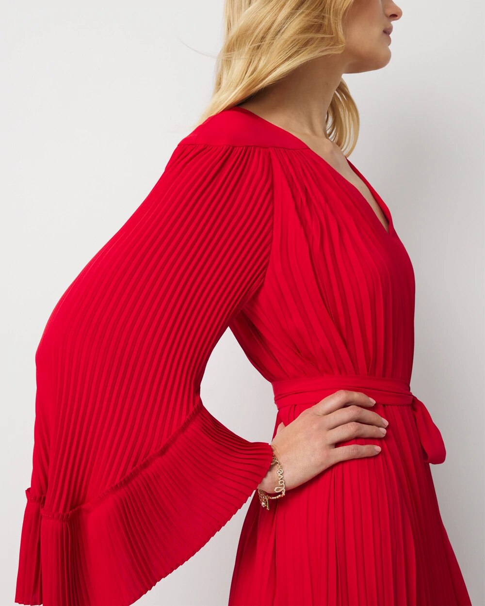 WHBM_LS20A-Line20Pleated20Mini_570404236_RED007201_OF_ALT202.jpeg
