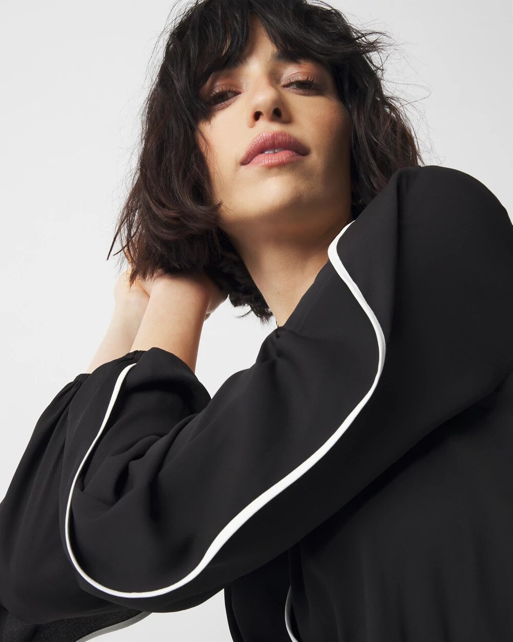 WHBM_LS20Contrast20Ruffle20Midi_570382722_BLK000001_OF_ALT202.jpeg