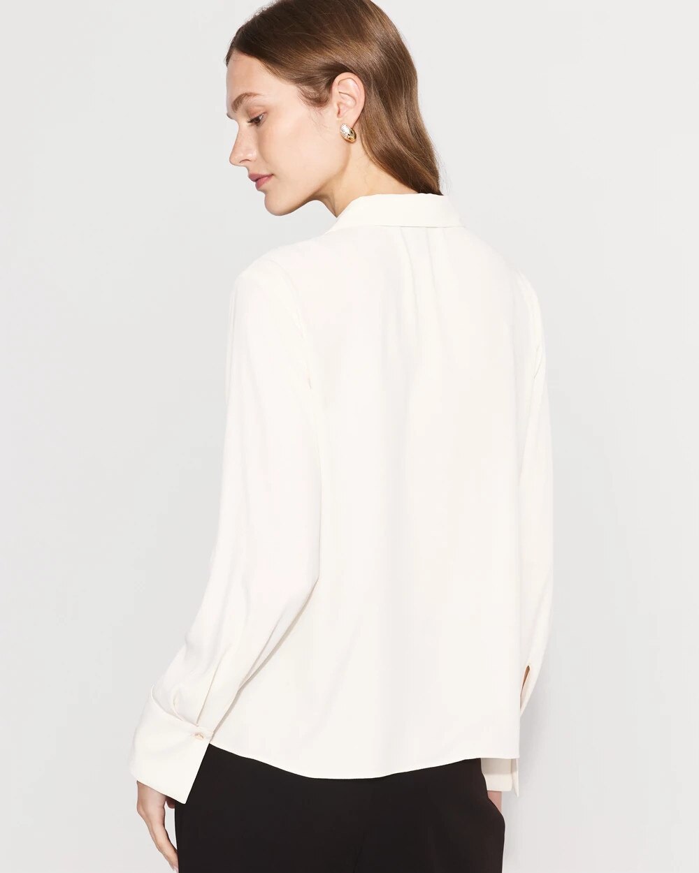 WHBM_LS20Crepe20Medallion20Tie_570399538_WHT006744_OF_ALT203.jpeg
