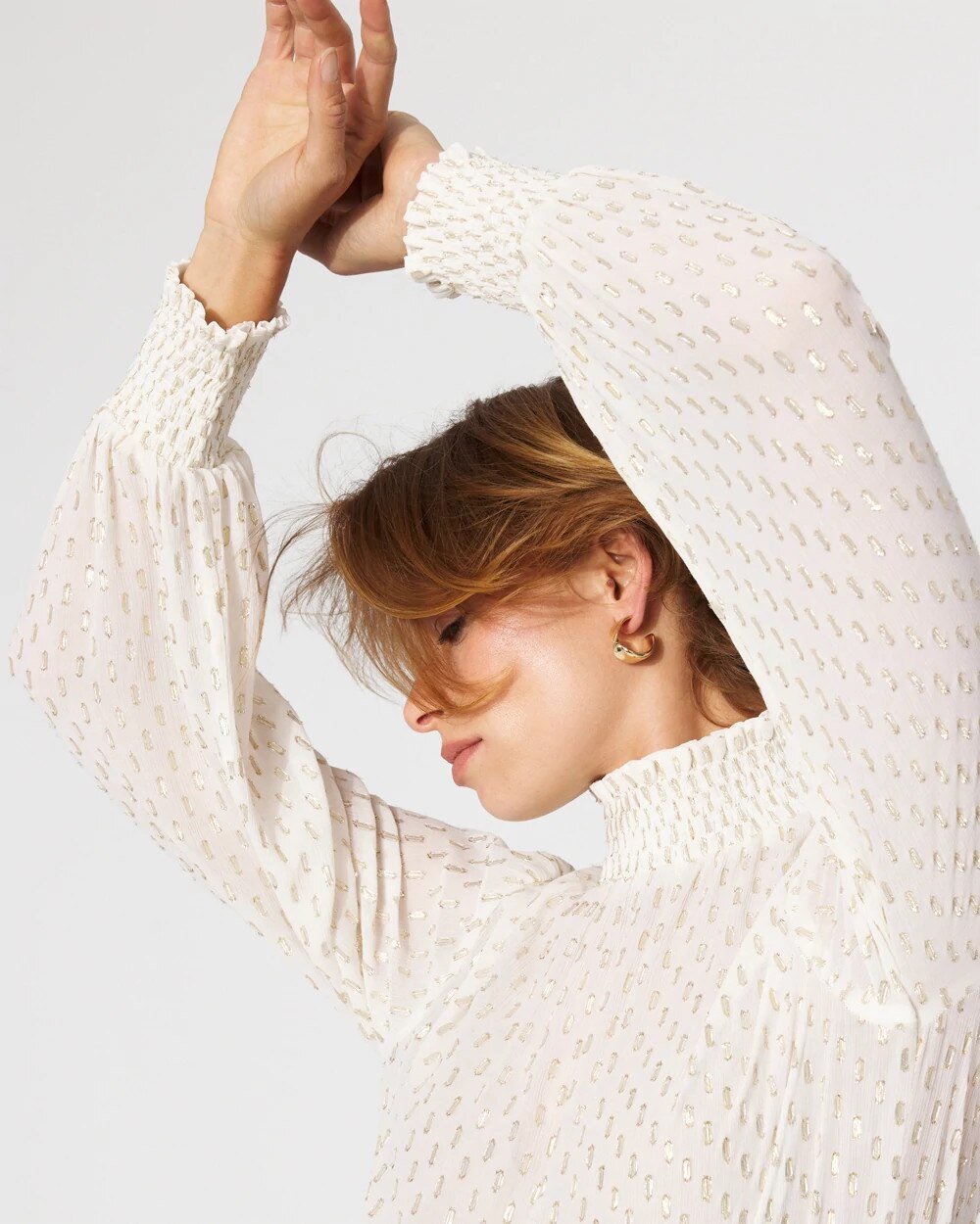 WHBM_LS20Mk20Nk20Clip20Blouse_570399092_IVO000190_OF_ALT202.jpeg