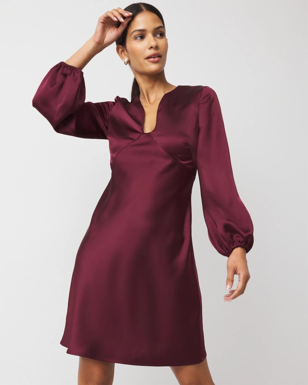 WHBM_LS20Plunge20Nk20Mini_570400711_RED006838_OF_ALT201-1.jpeg