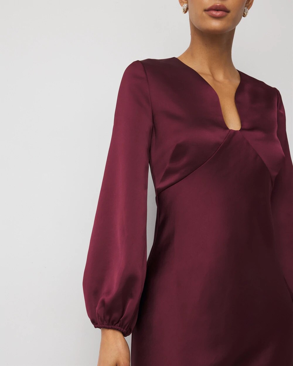 WHBM_LS20Plunge20Nk20Mini_570400711_RED006838_OF_ALT202-1.jpeg