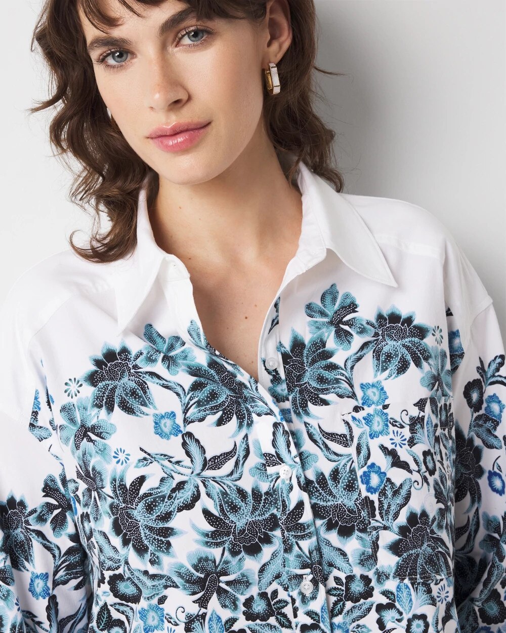 WHBM_LS20Pocket20Poplin20Shirt_570391263_WHT006806_OF_ALT202.jpeg