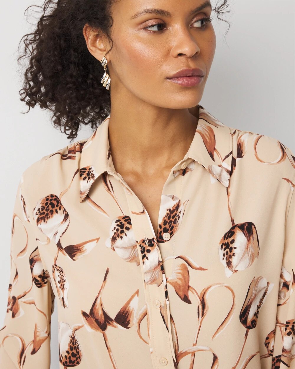 WHBM_LS20Soft20Shirt20w20Piping_570404929_NEU007410_OF_ALT202.jpeg