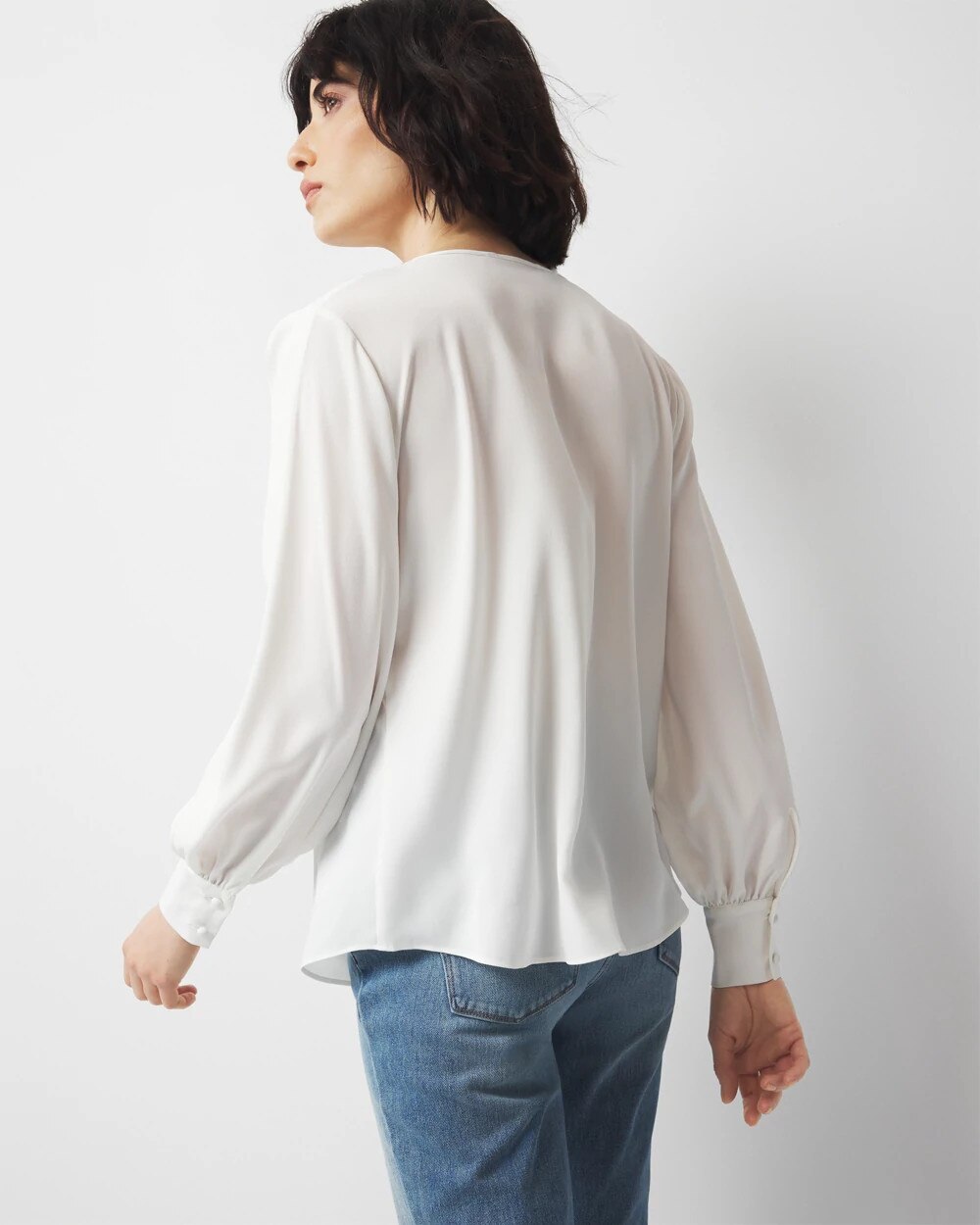 WHBM_LS20Tie20Nk20Ruffle20Blouse_570383929_IVO000190_OF_ALT203.jpeg