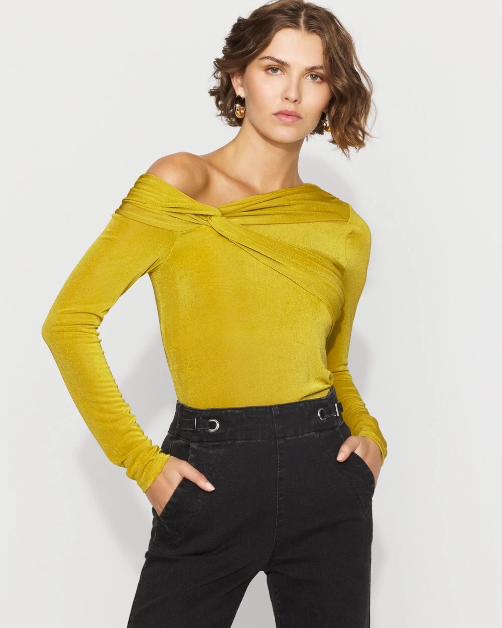 WHBM_LS20Twisted20Top_570396839_GRN006850_OF_MAIN-1.jpeg