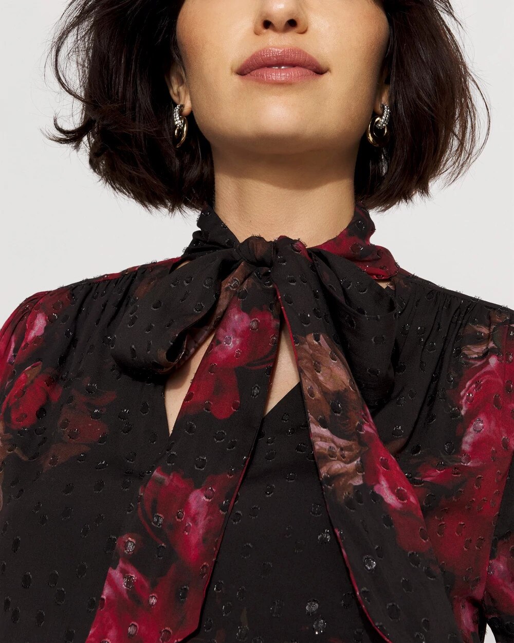 WHBM_LS20Vnk20Clip20Blouse_570398950_BLK006911_OF_ALT202-1.jpeg