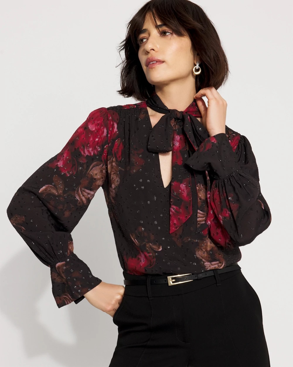 WHBM_LS20Vnk20Clip20Blouse_570398950_BLK006911_OF_MAIN-3.jpeg