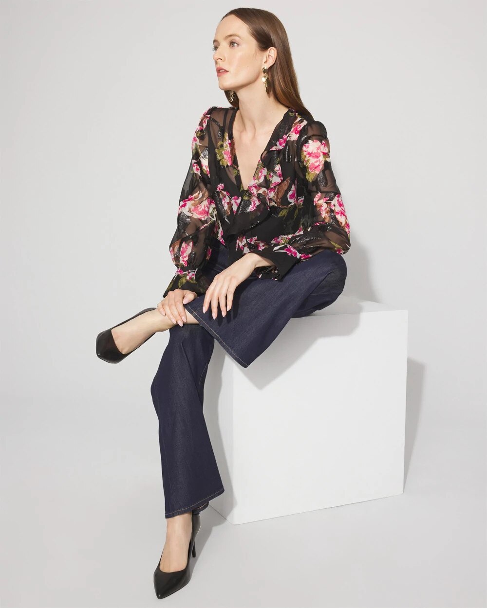 WHBM_LS20Vnk20Ruffle20Frnt20Blouse_570393353_BLK007046_OF_ALT201.jpeg