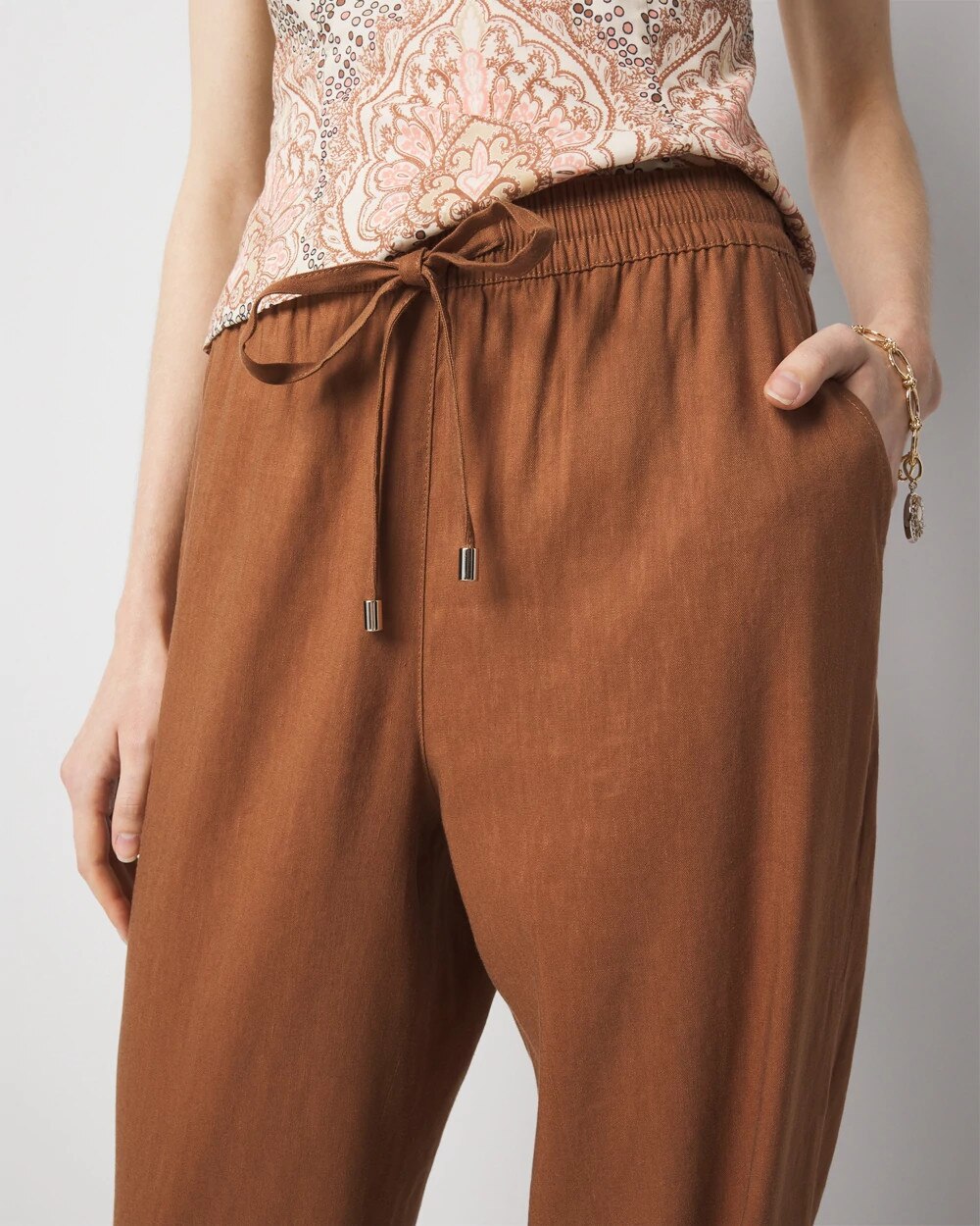 WHBM_Linen20Trouser_570390195_NEU002358_OF_ALT202.jpeg