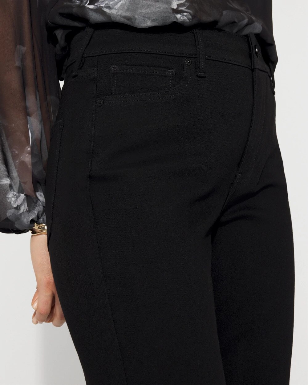 WHBM_New20Skinny20520Pocket20PT_570396961_BLK004767_OF_ALT202.jpeg