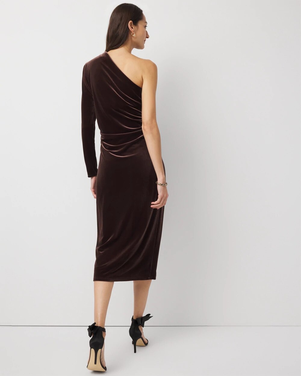 WHBM_OS20Cinched20Velvet20Midi_570400150_BRN007192_OF_ALT203.jpeg