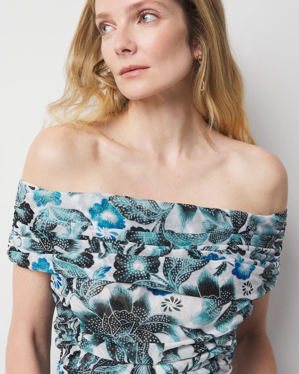 WHBM_OTS20Ruched20Mesh20top_570389138_IVO006775_OF_ALT202.jpeg
