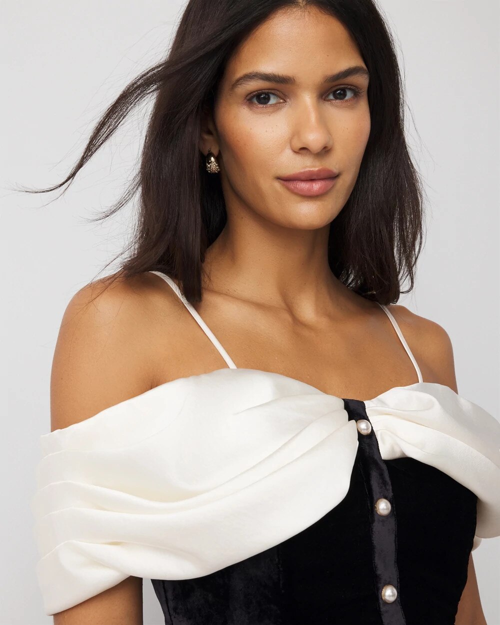 WHBM_OTS20Satin20Drape20Vlvt20Bust_570401977_WHT004868_OF_ALT202.jpeg