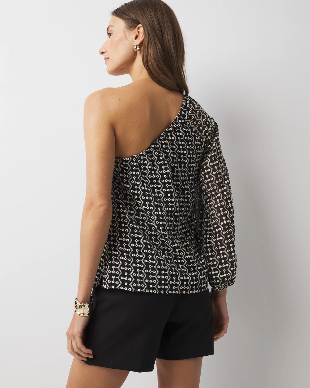 WHBM_One20Shldr20Embr20Blouse_570386117_BLK005281_OF_ALT203.jpeg