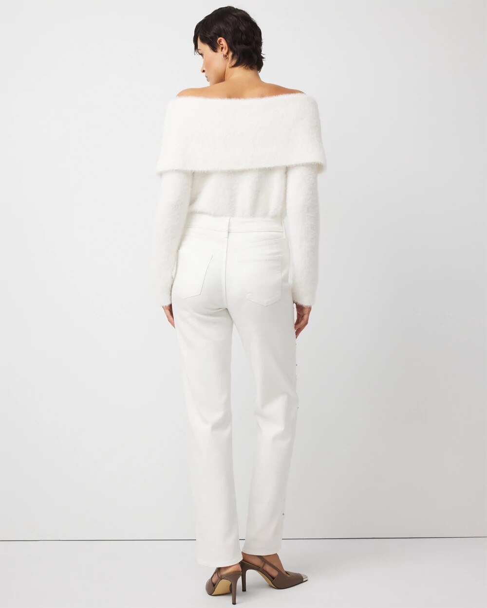 WHBM_Pearl20Encrusted20Straight_570399614_WHT007294_OF_ALT201-1.jpeg