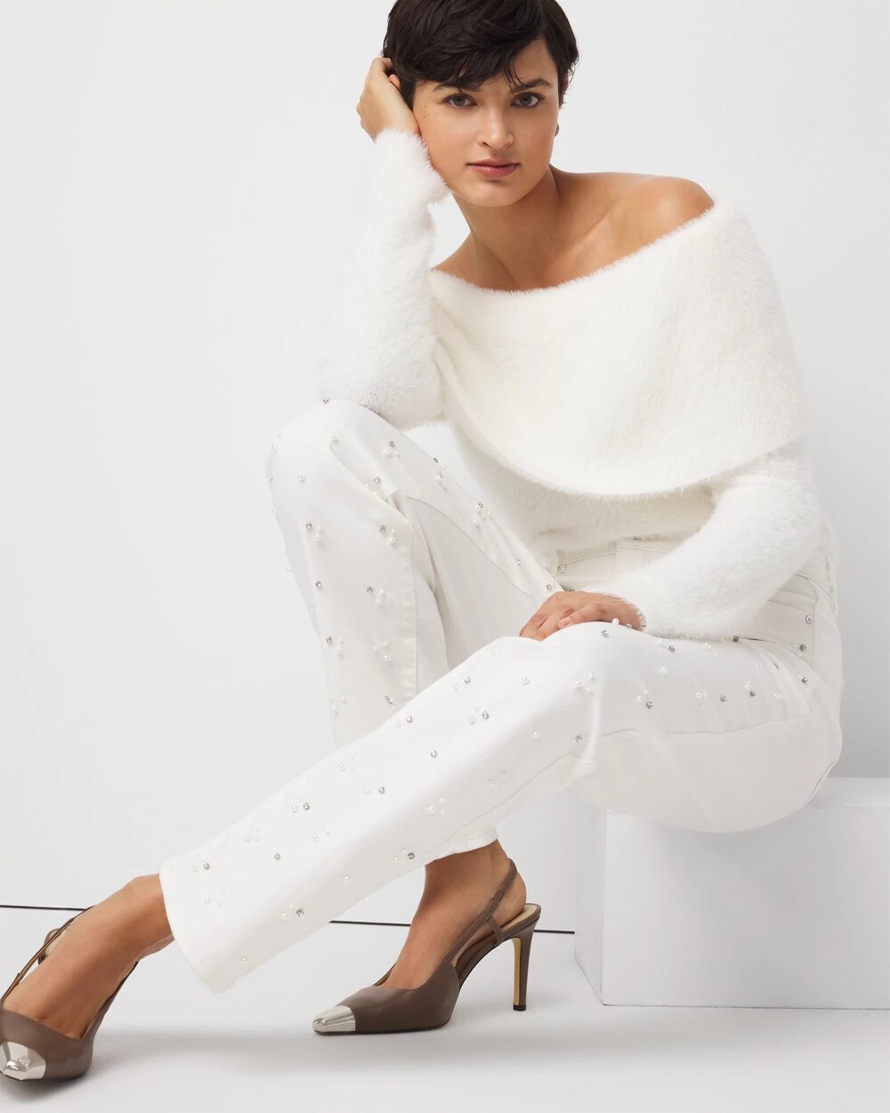 WHBM_Pearl20Encrusted20Straight_570399614_WHT007294_OF_ALT203-1.jpeg