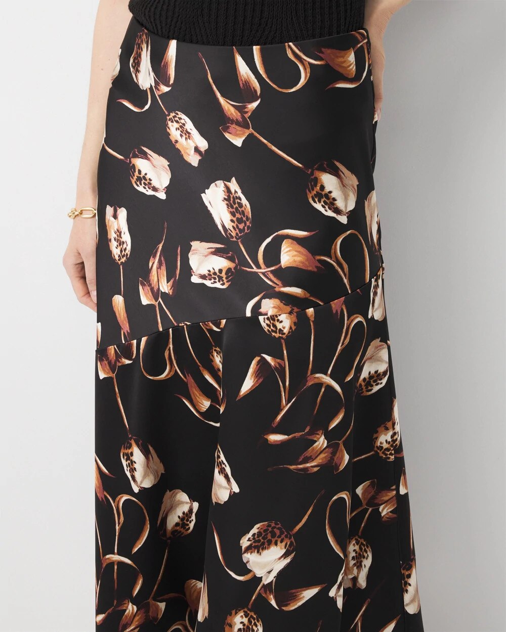 WHBM_Printed20Satin20Maxi_570403713_BLK007366_OF_ALT202.jpeg
