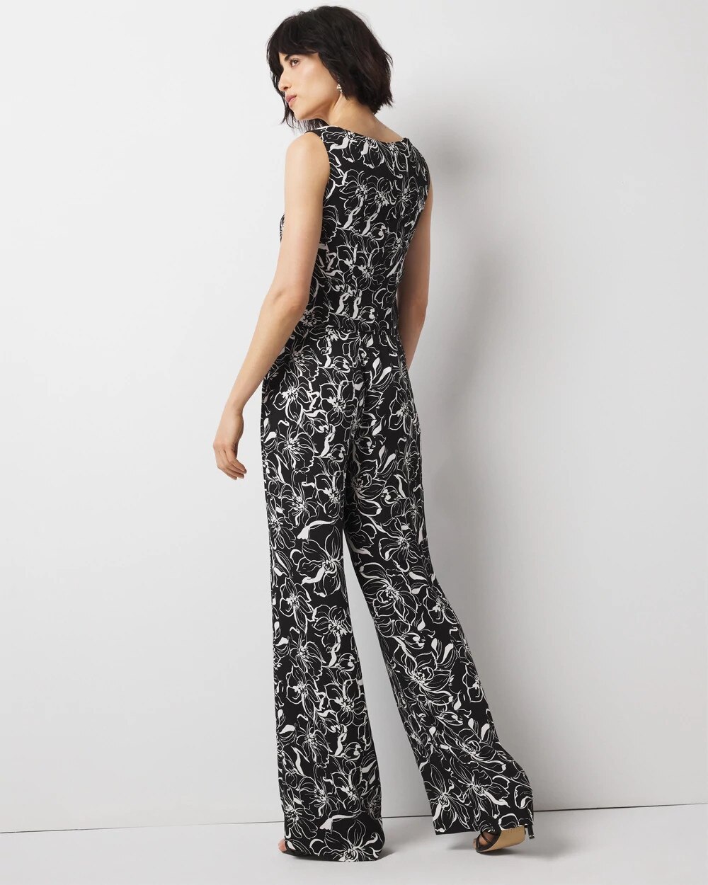 WHBM_Printed20Wide20Leg_570385741_BLK006662_OF_ALT201.jpeg