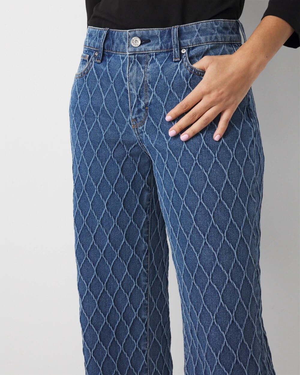 WHBM_Quilted20Wide20Leg20Crop_570404968_BLU007370_OF_ALT202.jpeg