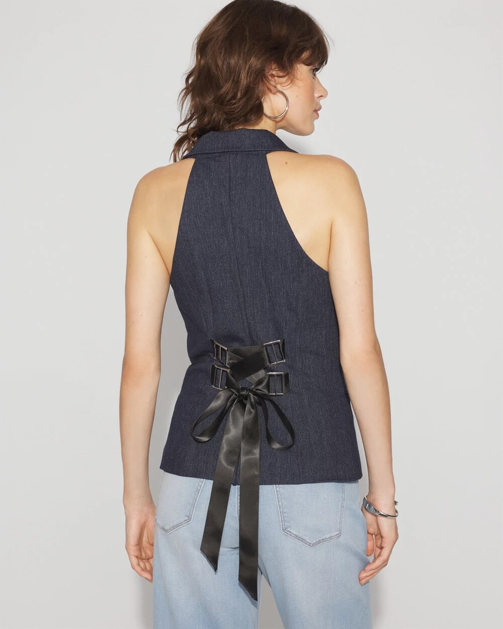 WHBM_SL20Barcelona20Vnk20Vest_570393382_BLU006648_OF_ALT203.jpeg