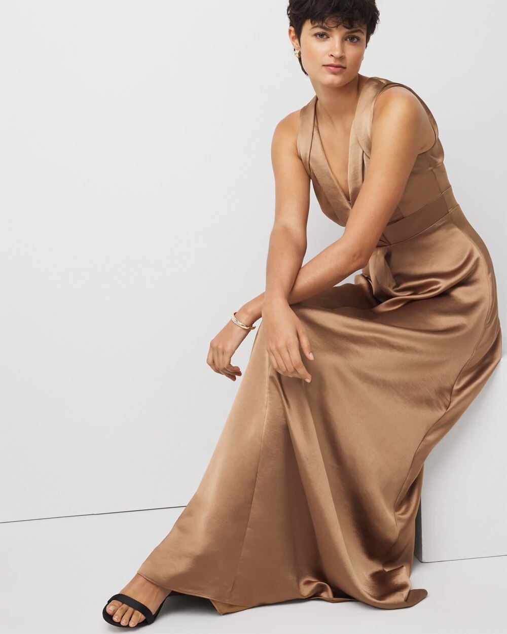 WHBM_SL20Deep20V20Satin20Maxi_570401873_NEU007035_OF_ALT201.jpeg
