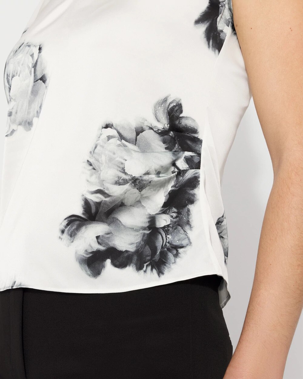 WHBM_SL20Satin20Vnk20Shell_570397747_BLK006937_OF_ALT202.jpeg