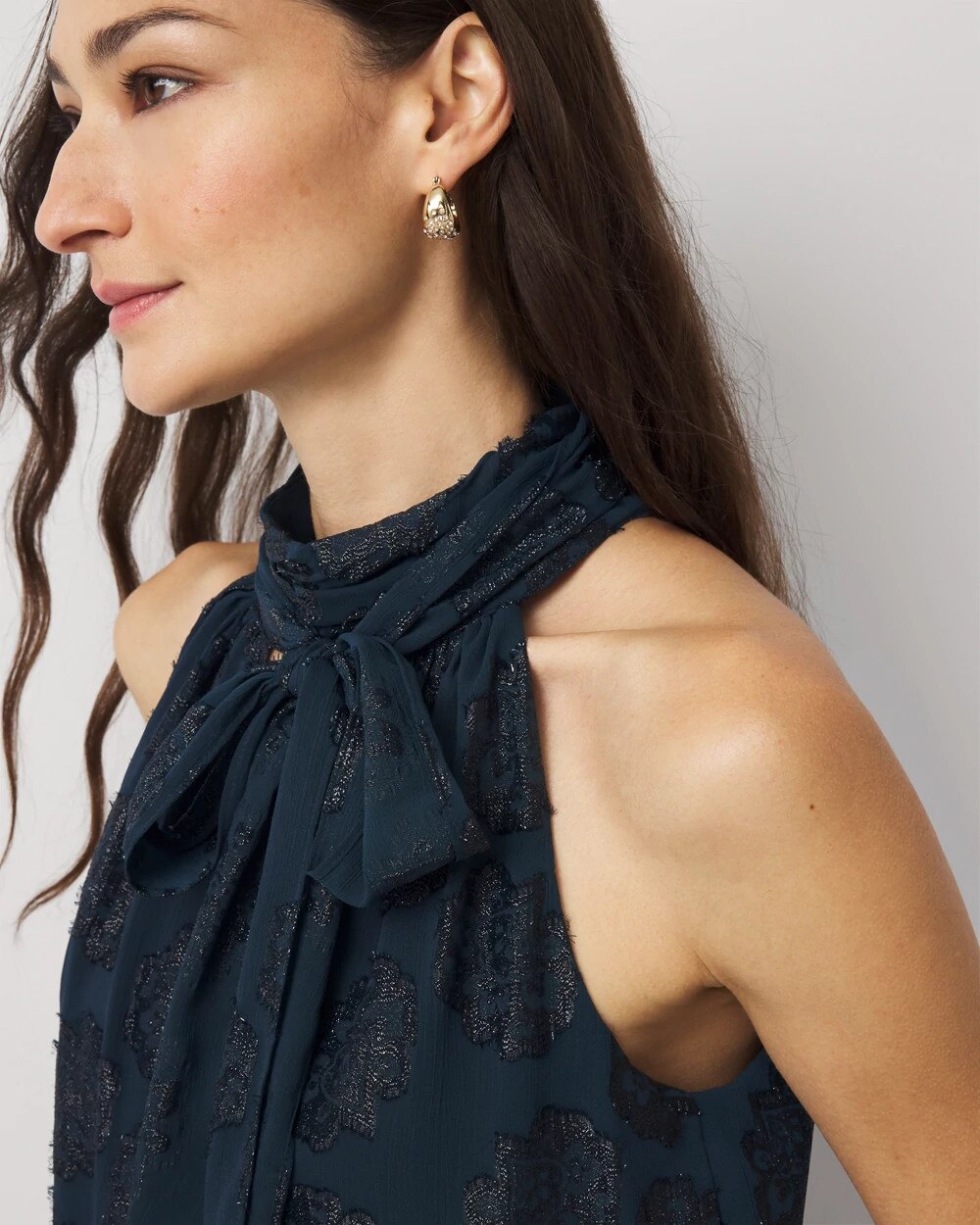 WHBM_SL20Tie20Nk20Floral20Clip_570400969_BLU002099_OF_ALT202.jpeg