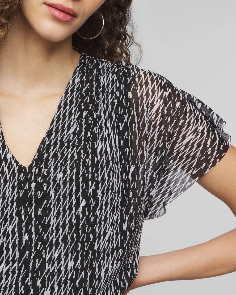 WHBM_SS20Mesh20Kimono20Mini_570365882_BLK005819_OF_ALT202.jpeg