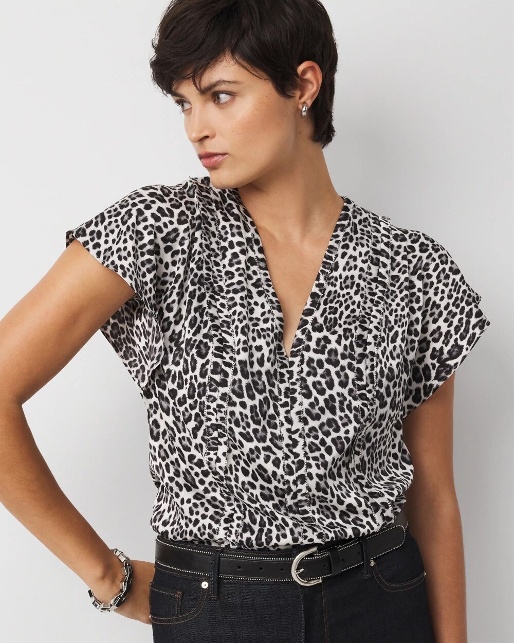 WHBM_SS20Seamed20Flttr20Slv20Satin_570400996_BLK007227_OF_MAIN-3.jpeg