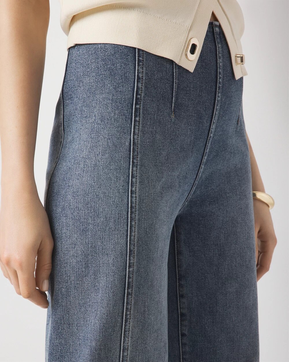 WHBM_Seamed20Wide20Leg20Crop_570388815_BLU006770_OF_ALT202-1.jpeg