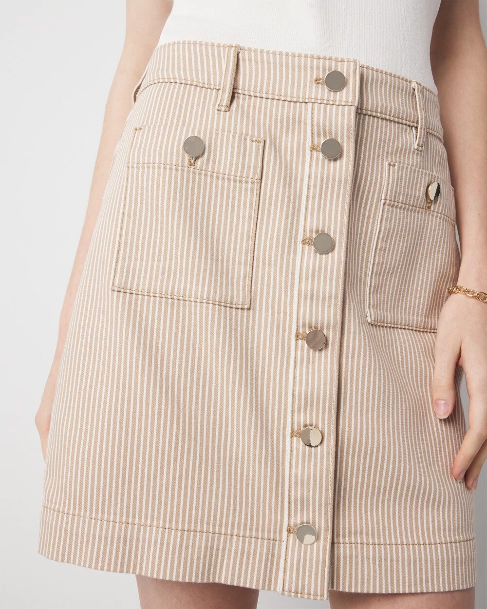 WHBM_Stripe20Patch20Pocket20Skirt_570388626_NEU006781_OF_ALT202.jpeg
