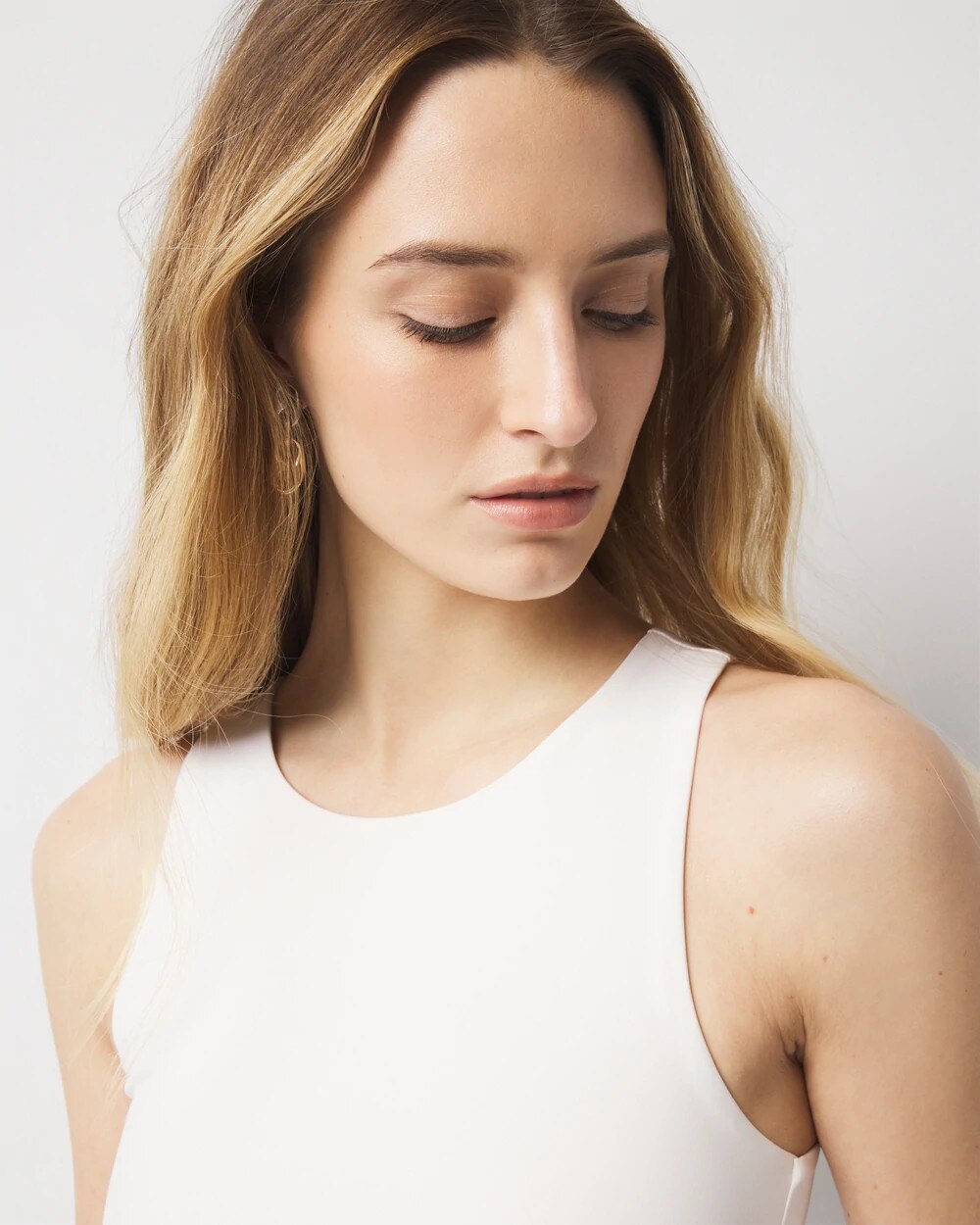 WHBM_WHBMFORME20High20Nk20BS_570389146_IVO000190_OF_ALT202-1.jpeg