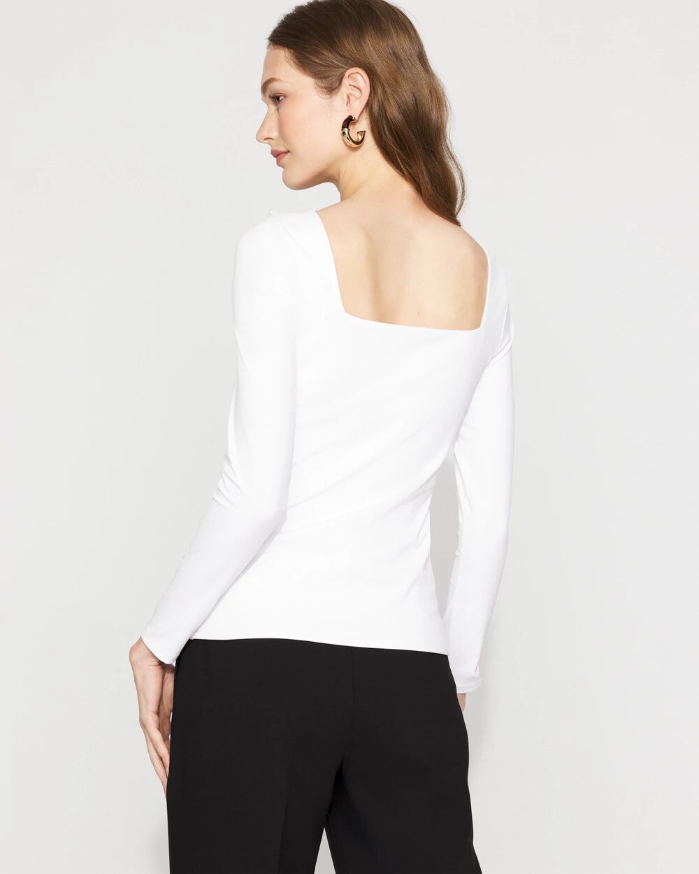 WHBM_WHBMFORME20Hvy20LS20Sq20Nk_570396830_WHT000100_OF_ALT203.jpeg