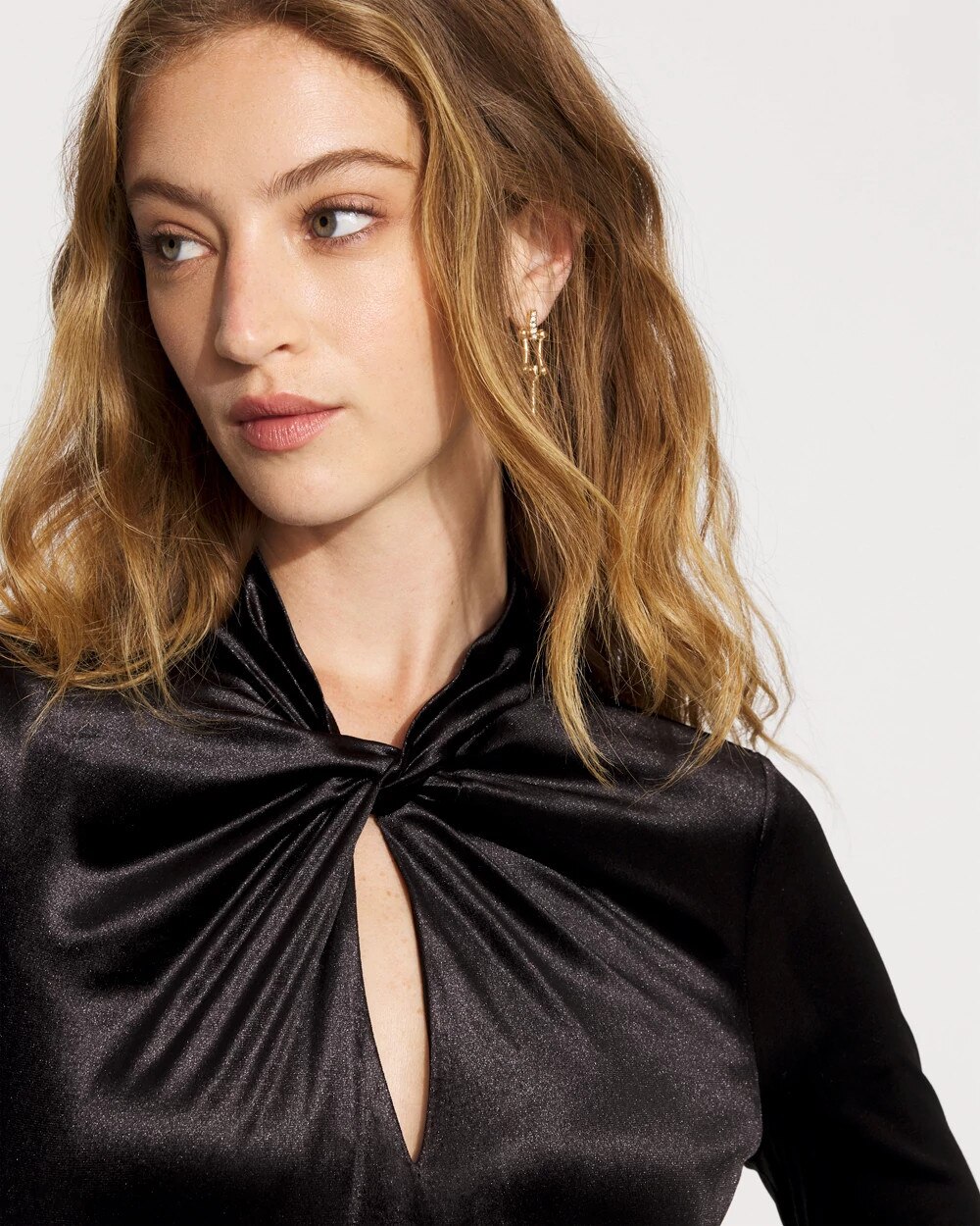 WHBM_WHBMFORME20Velvet20Twist20Nk_570400760_BLK000001_OF_ALT202-1.jpeg